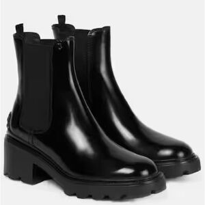 Tod's Patent Leather Lug Sole Chelsea Boot 38.5